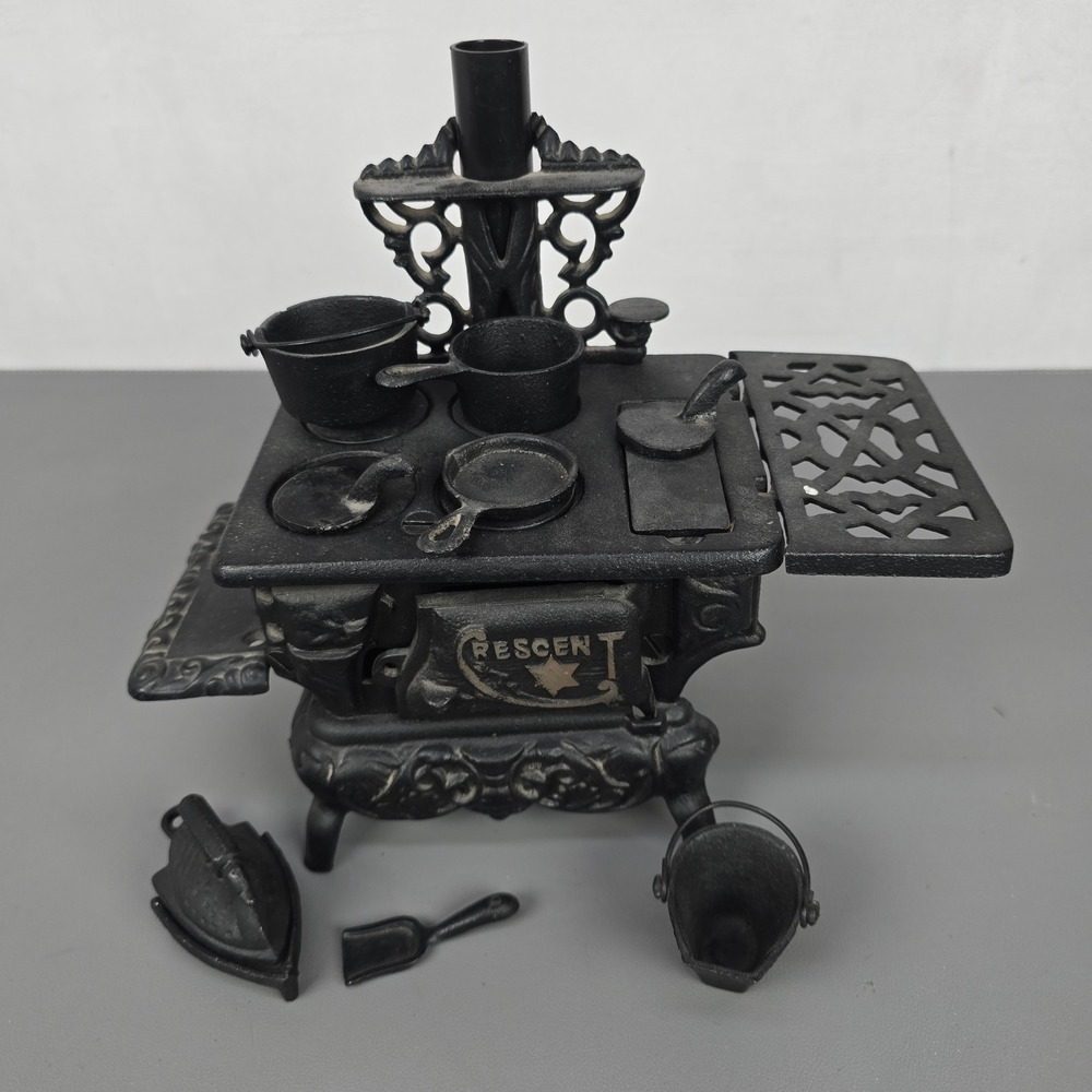 Vintage Crescent Miniature Cast Iron Farmhouse Stove Salesman Sample Set Black